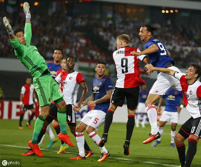 场上沟通更 场上沟通更